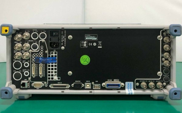 Универсальный радиокоммуникационный тестер Rohde & Schwarz SMU200A (демонстрационный) купить по низкой цене | МАКСПРОФИТ