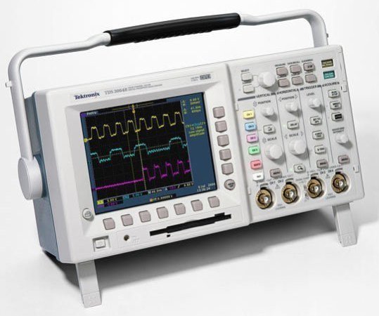Цифровой осциллограф Tektronix TDS3054B (демонстрационный) купить по низкой цене | МАКСПРОФИТ